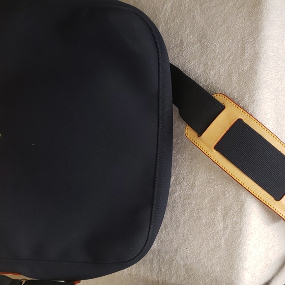 Dooney & Bourke Shoulder Bag - Picture 5 of 6